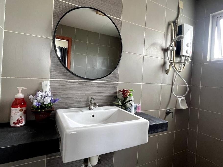 Homestay Ttdi Adina 710 Shah Alam,Sek 13,Msu,3Bedroooms Extérieur photo